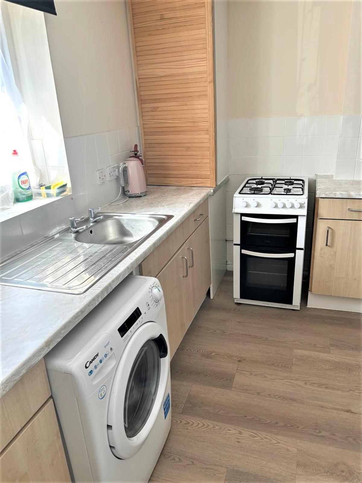 London Zone 2 Lovely 4 Bedroom Apartment - 3 Trowbridge Road Екстер'єр фото