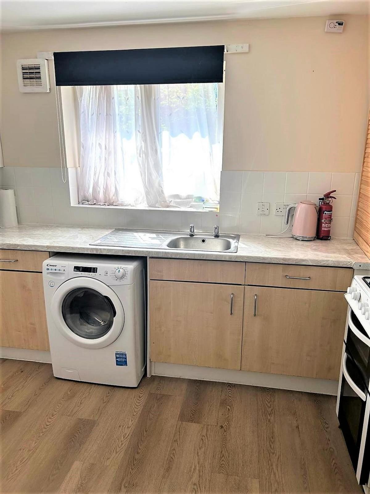 London Zone 2 Lovely 4 Bedroom Apartment - 3 Trowbridge Road Екстер'єр фото